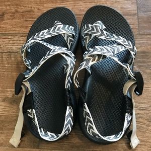 Women's Chacos Chevron Pattern Size 8
